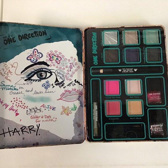 Harry Styles Complete Palette MakeUp Limited Edition Tin One Direction 16 items - Picture 2 of 3